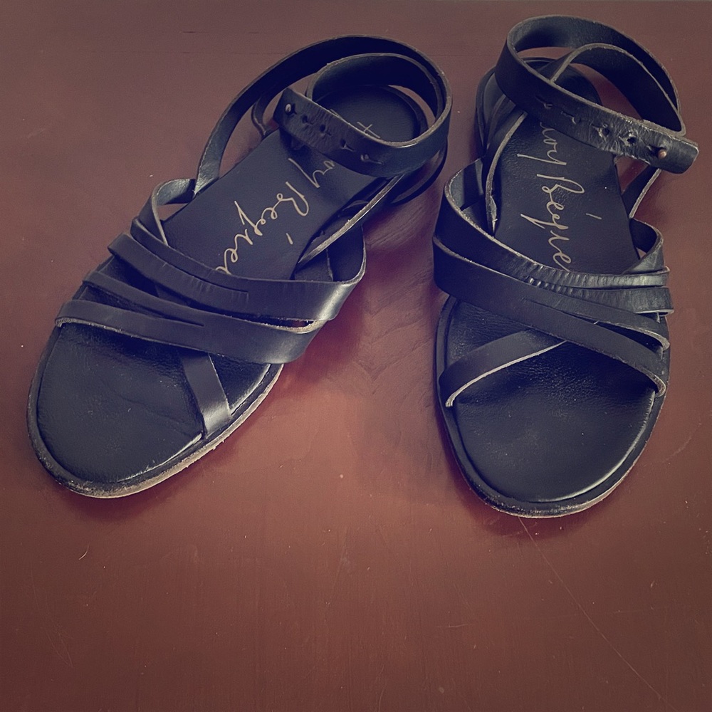 Heuoy Beyueliu Stappy Black Sandals